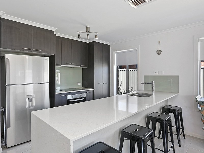 Photo - 18 Cape Barron Drive, Lara VIC 3212 - Image 2