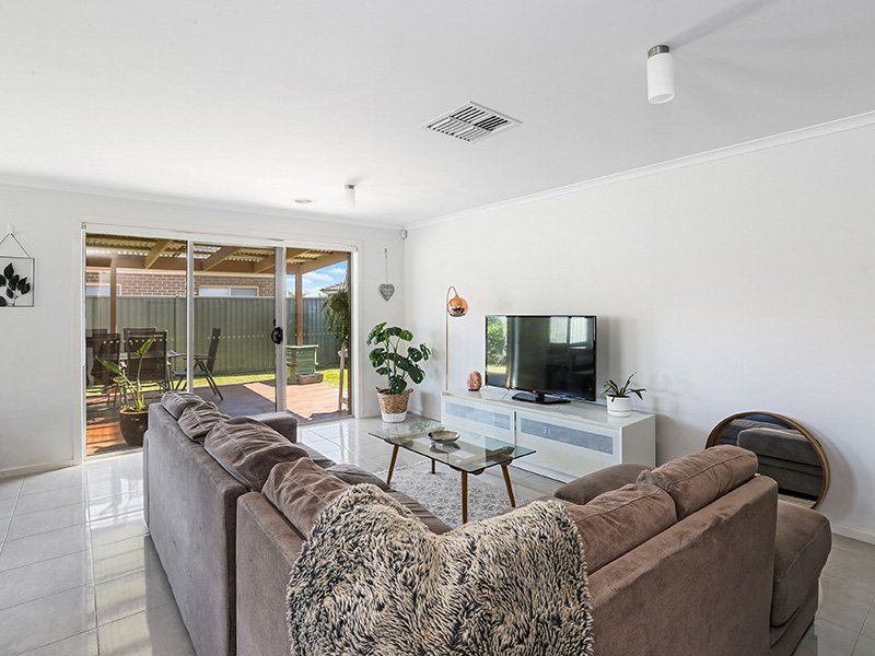 Photo - 18 Cape Barron Drive, Lara VIC 3212 - Image 6