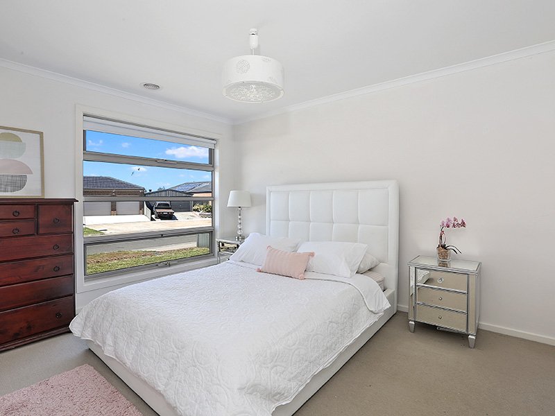 Photo - 18 Cape Barron Drive, Lara VIC 3212 - Image 7