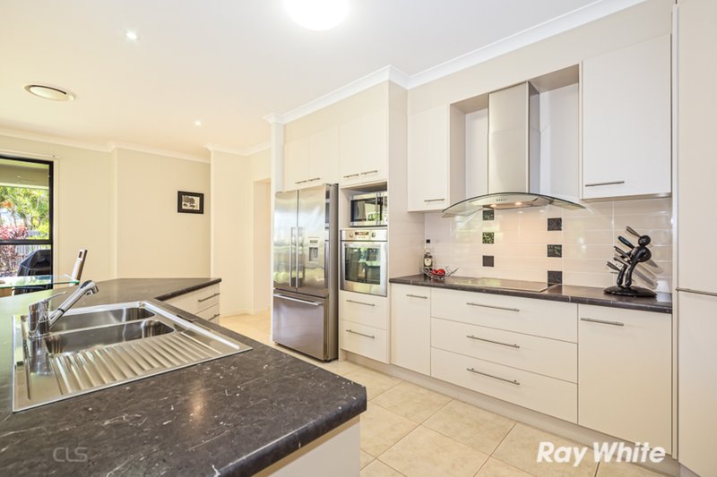 Photo - 18 Capstan Court, Banksia Beach QLD 4507 - Image 2