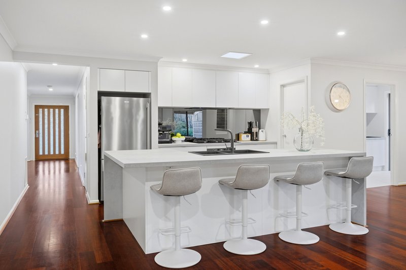 Photo - 18 Carbine Way, Lyndhurst VIC 3975 - Image 7