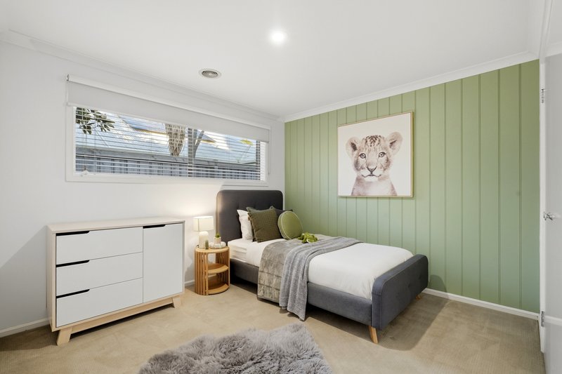 Photo - 18 Carbine Way, Lyndhurst VIC 3975 - Image 11