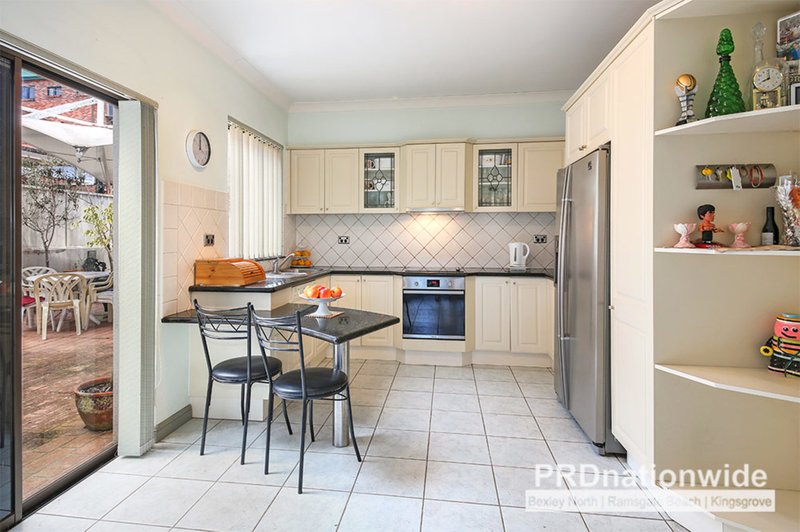 Photo - 18 Carboona Avenue, Earlwood NSW 2206 - Image 2