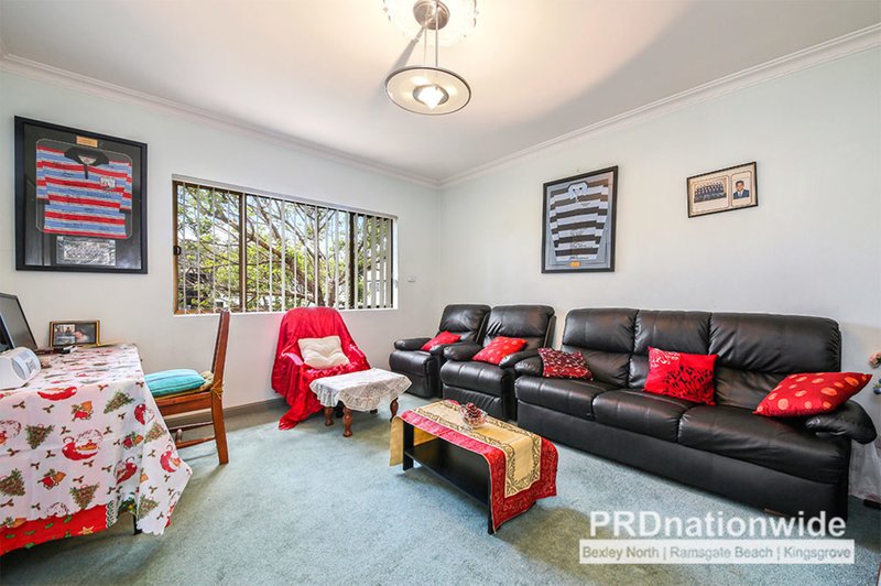 Photo - 18 Carboona Avenue, Earlwood NSW 2206 - Image 4