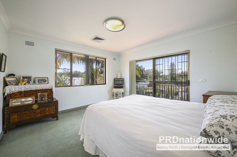 Photo - 18 Carboona Avenue, Earlwood NSW 2206 - Image 5