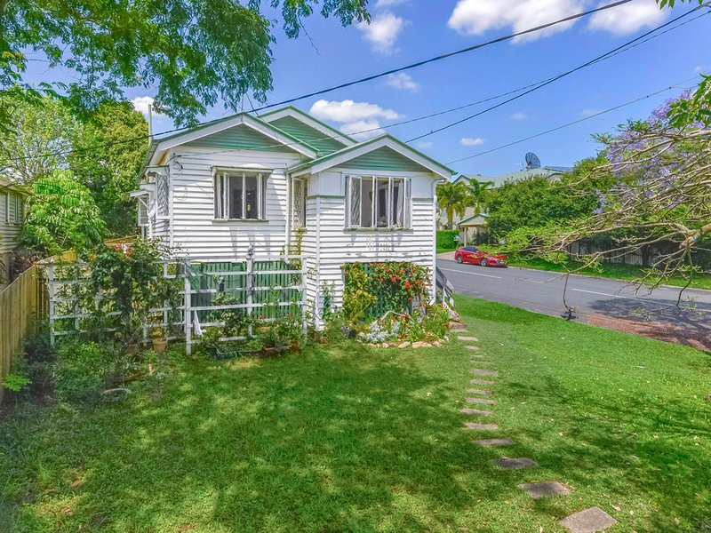 Photo - 18 Carew Street, Nundah QLD 4012 - Image 9