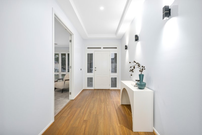 Photo - 18 Carisbrook Court, Taylors Hill VIC 3037 - Image 5