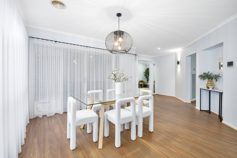 Photo - 18 Carisbrook Court, Taylors Hill VIC 3037 - Image 13