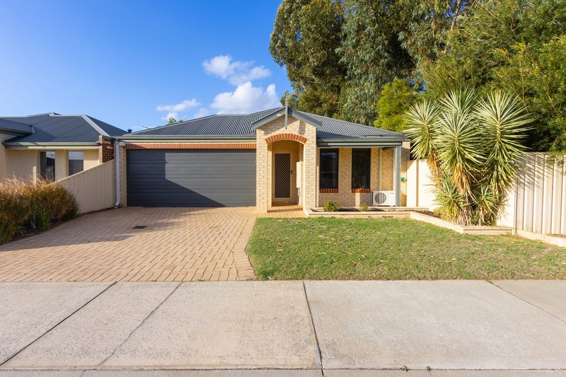 18 Carnation Street, Canning Vale WA 6155