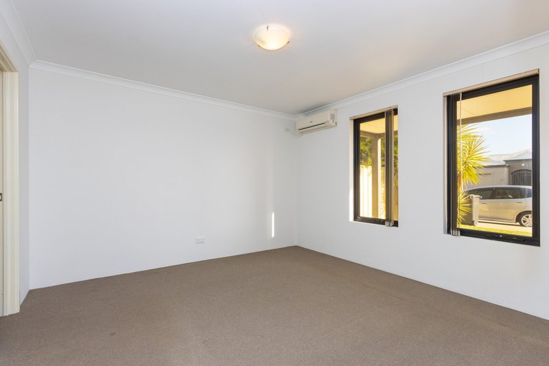 Photo - 18 Carnation Street, Canning Vale WA 6155 - Image 10