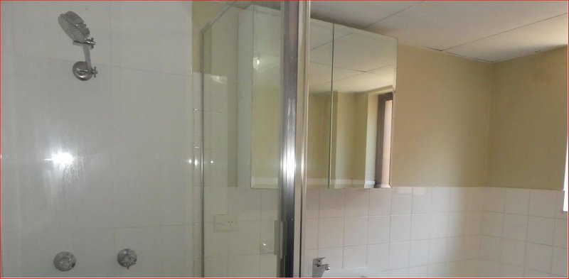 Photo - 1/8 Caroline Street, Westmead NSW 2145 - Image 4