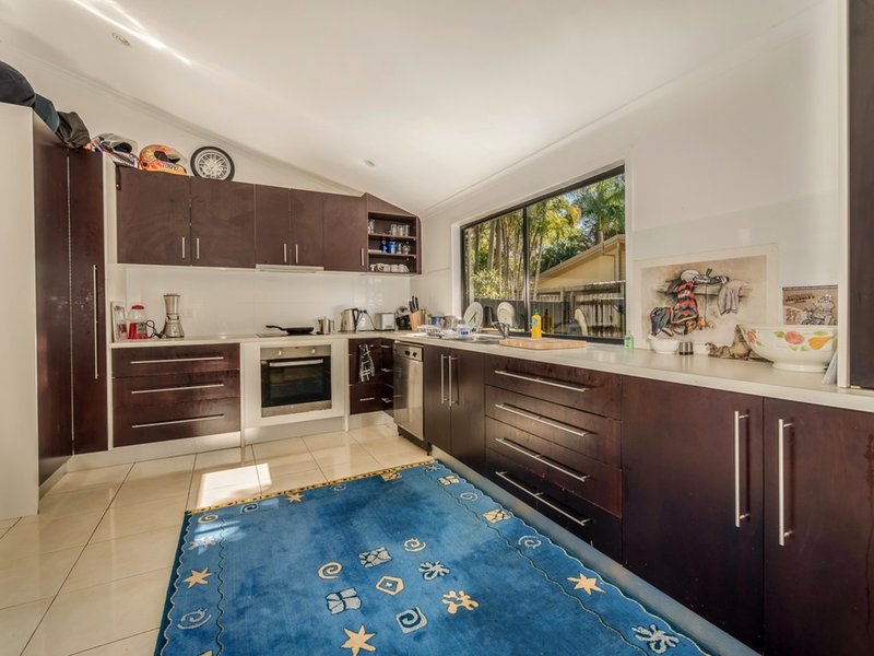 Photo - 18 Carramar Street, Tewantin QLD 4565 - Image 3