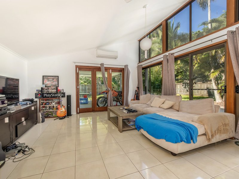 Photo - 18 Carramar Street, Tewantin QLD 4565 - Image 4