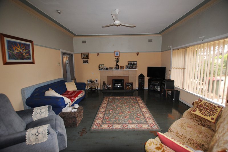 Photo - 18 Carrathool Street, Griffith NSW 2680 - Image 2