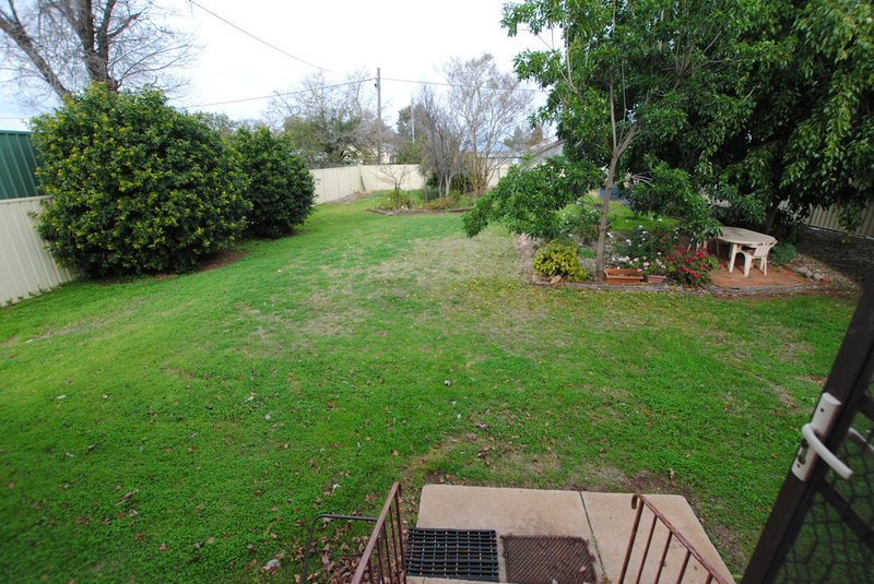 Photo - 18 Carrathool Street, Griffith NSW 2680 - Image 9