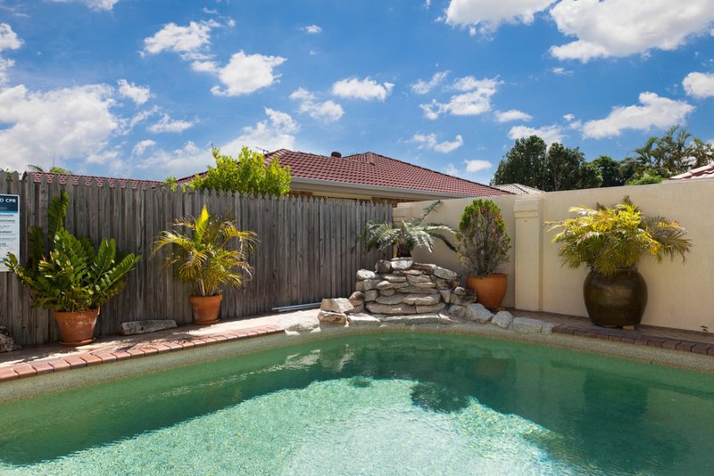 Photo - 18 Carrington Place, Carindale QLD 4152 - Image 14