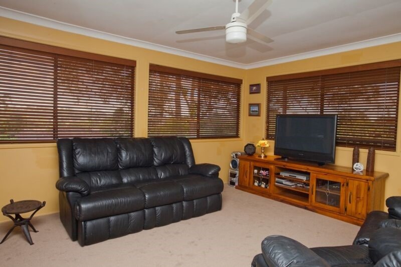 Photo - 18 Casius Street, Woodridge QLD 4114 - Image 6