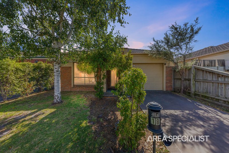 Photo - 18 Catherine Place, Pakenham VIC 3810 - Image 2