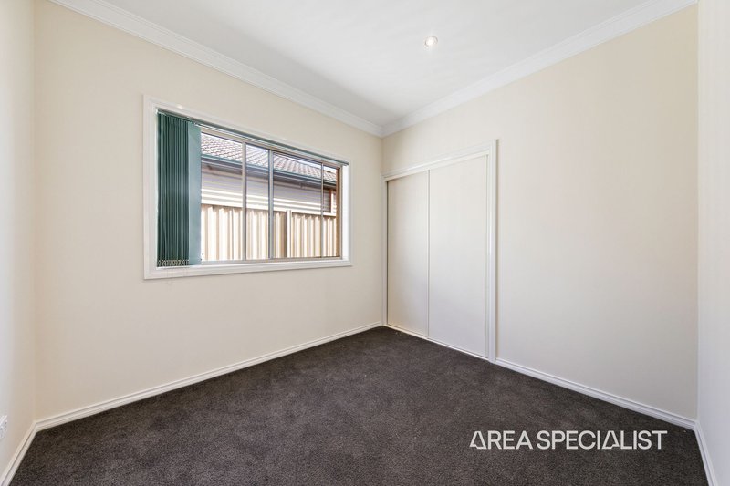 Photo - 18 Catherine Place, Pakenham VIC 3810 - Image 6