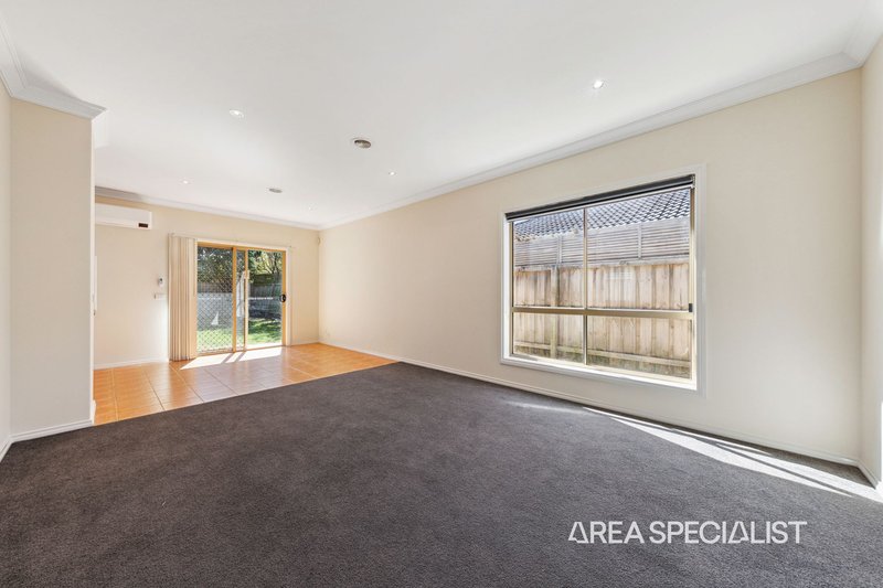 Photo - 18 Catherine Place, Pakenham VIC 3810 - Image 7