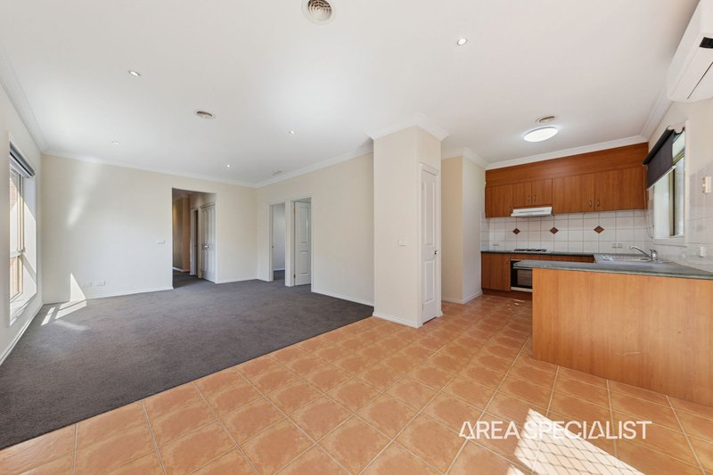 Photo - 18 Catherine Place, Pakenham VIC 3810 - Image 9