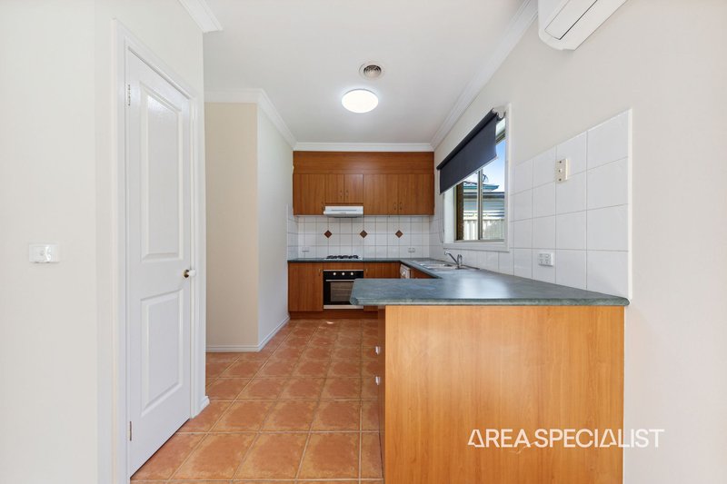 Photo - 18 Catherine Place, Pakenham VIC 3810 - Image 10