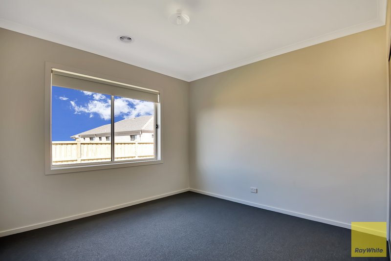 Photo - 18 Cecil Road, Tarneit VIC 3029 - Image 10