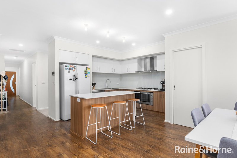 Photo - 18 Ceremony Drive, Tarneit VIC 3029 - Image 4