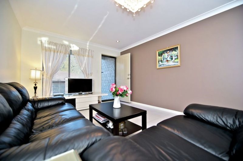 Photo - 1/8 Charnwood Street, Sunnybank Hills QLD 4109 - Image 5