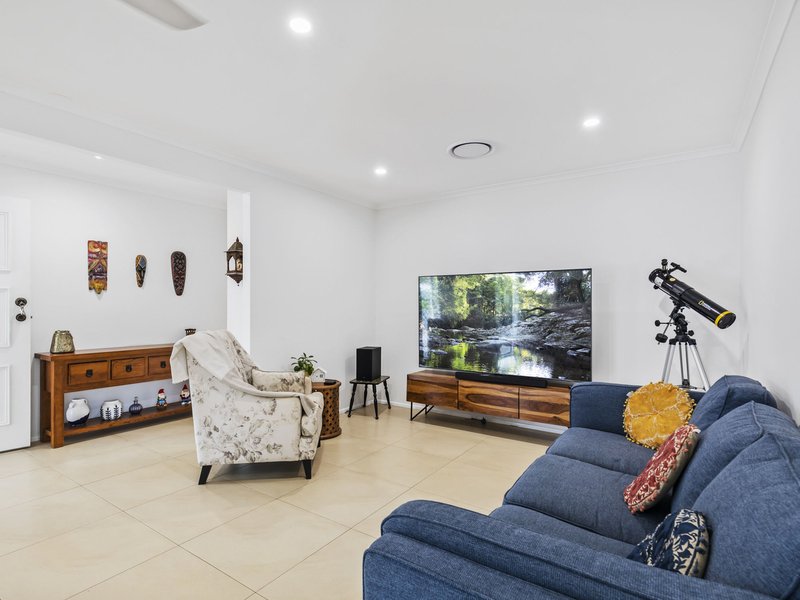 Photo - 18 Chateau Street, Carseldine QLD 4034 - Image 3