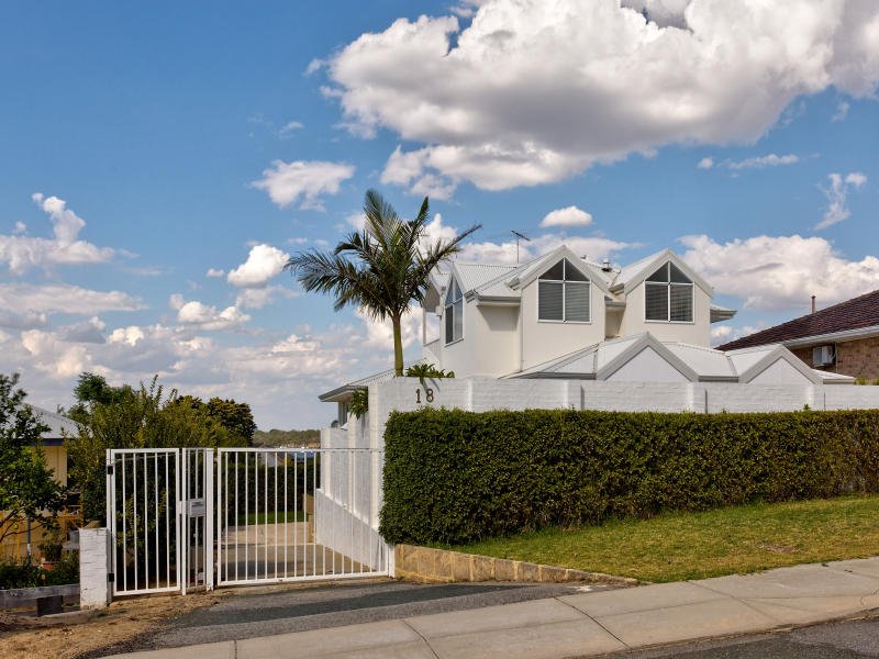 Photo - 18 Chauncy Street, East Fremantle WA 6158 - Image 2