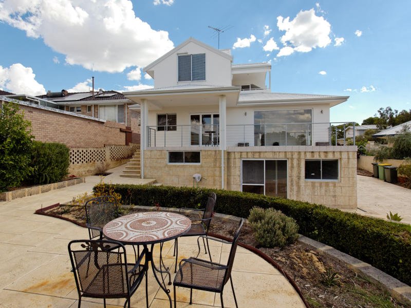 Photo - 18 Chauncy Street, East Fremantle WA 6158 - Image 17