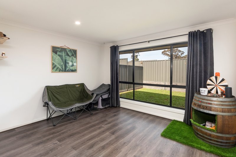 Photo - 18 Cheriton Avenue, Mount Barker SA 5251 - Image 5