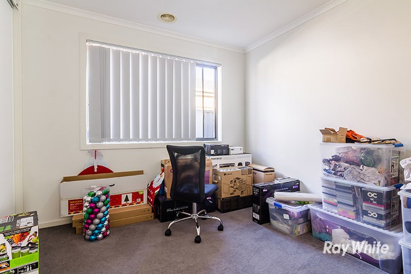 Photo - 18 Cherry Blossom Chase, Pakenham VIC 3810 - Image 6