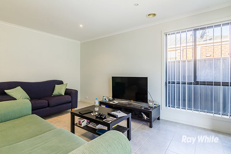 Photo - 18 Cherry Blossom Chase, Pakenham VIC 3810 - Image 10