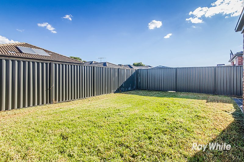 Photo - 18 Cherry Blossom Chase, Pakenham VIC 3810 - Image 16