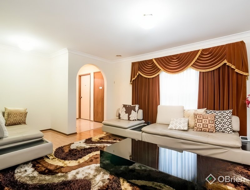 Photo - 18 Cheryl Court, Hampton Park VIC 3976 - Image 2