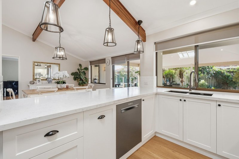 Photo - 18 Chesters Way, Winthrop WA 6150 - Image 10