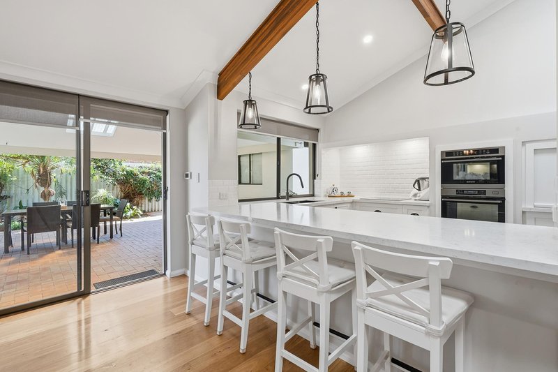 Photo - 18 Chesters Way, Winthrop WA 6150 - Image 16