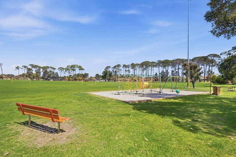 Photo - 18 Chesters Way, Winthrop WA 6150 - Image 27