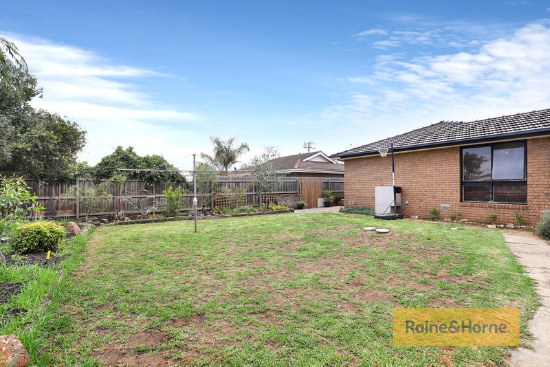 Photo - 18 Childs Street, Melton South VIC 3338 - Image 11