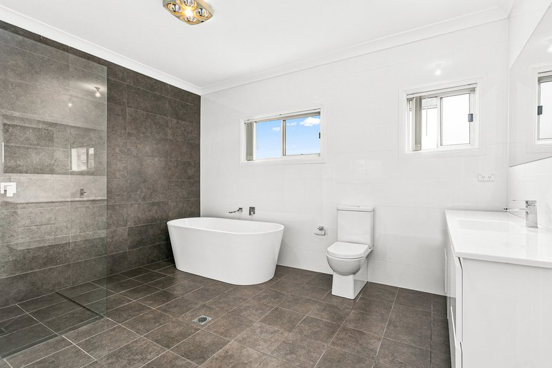 Photo - 18 Chillawong Circuit, Blackbutt NSW 2529 - Image 6