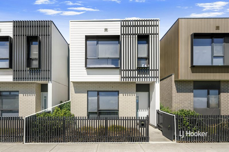 Photo - 18 Chive Walk, Tarneit VIC 3029 - Image 1
