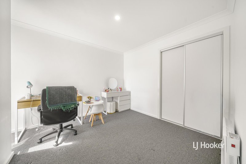 Photo - 18 Chive Walk, Tarneit VIC 3029 - Image 8