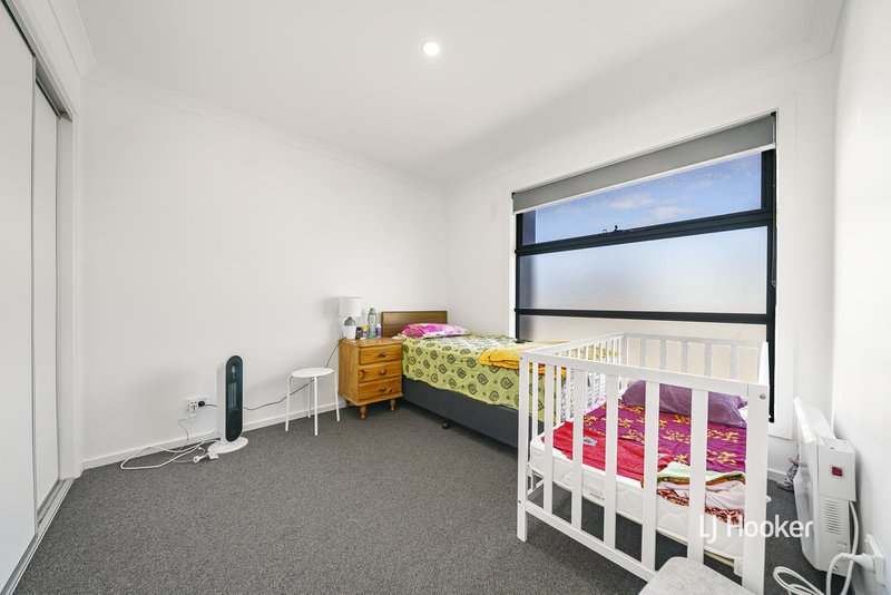 Photo - 18 Chive Walk, Tarneit VIC 3029 - Image 9