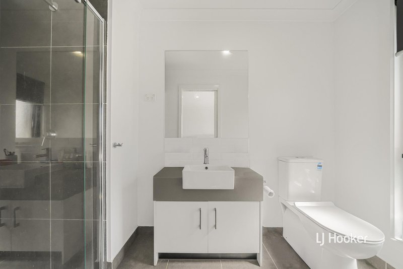 Photo - 18 Chive Walk, Tarneit VIC 3029 - Image 11
