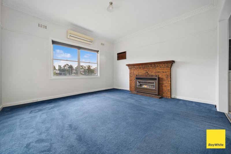 Photo - 18 Christian Street, California Gully VIC 3556 - Image 2