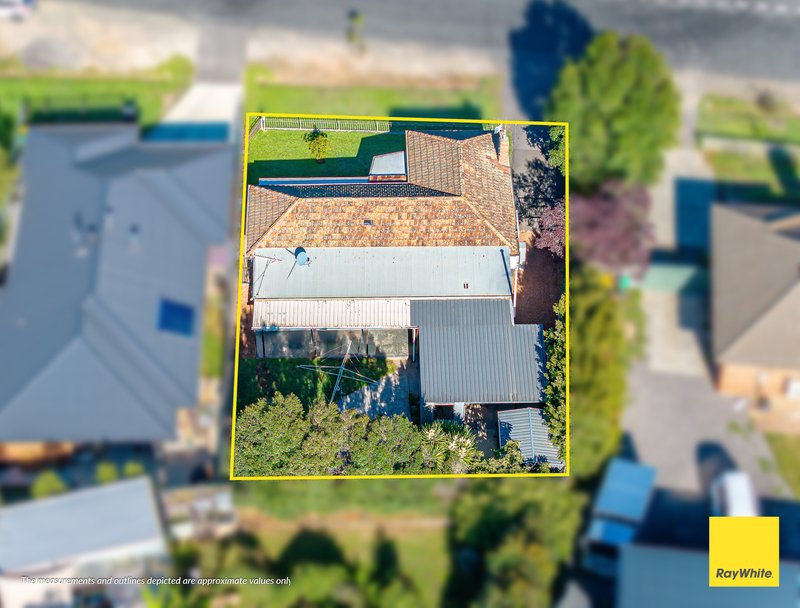 Photo - 18 Christian Street, California Gully VIC 3556 - Image 14