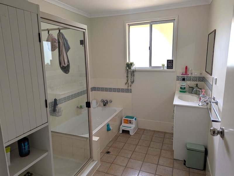 Photo - 18 Christopher Street, Grantham QLD 4347 - Image 11