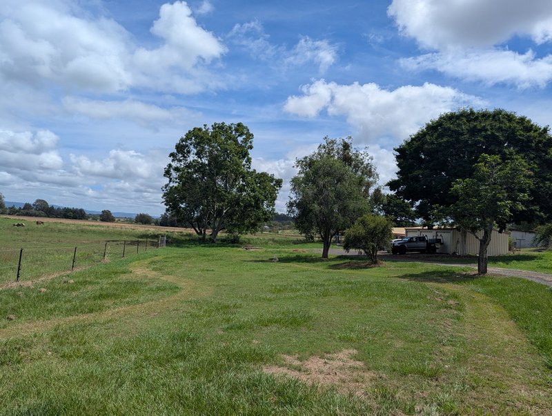 Photo - 18 Christopher Street, Grantham QLD 4347 - Image 15